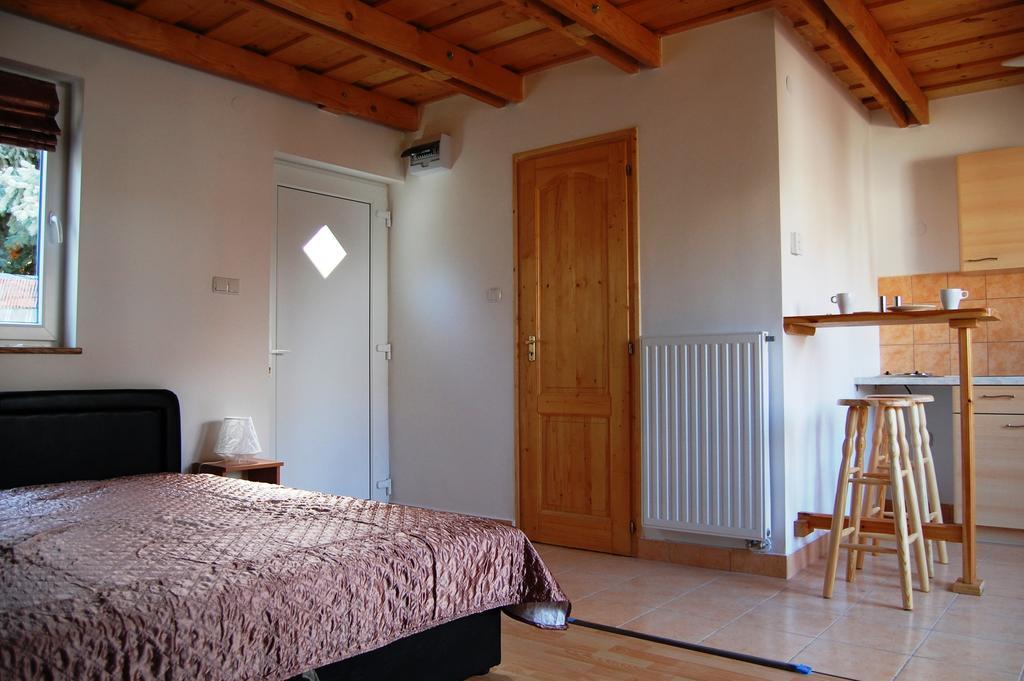 Maya Guesthouse Eger Habitación foto